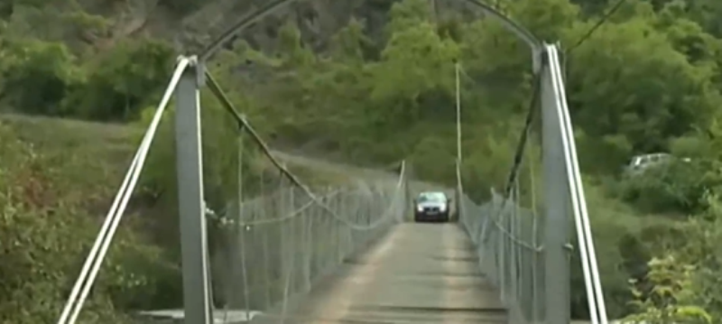 Колко опасно може да бъде преминаването с автомобил по дълъг