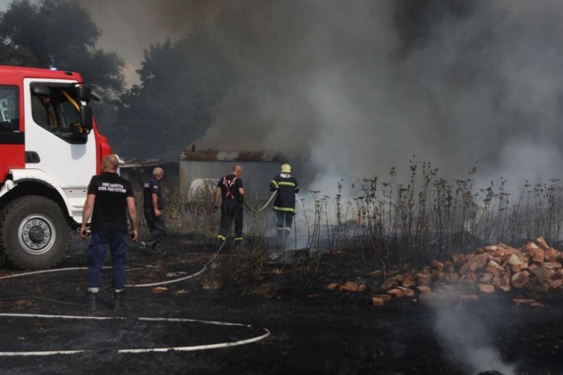 Голям пожар е горял край Арчар, съобщиха от полицията във