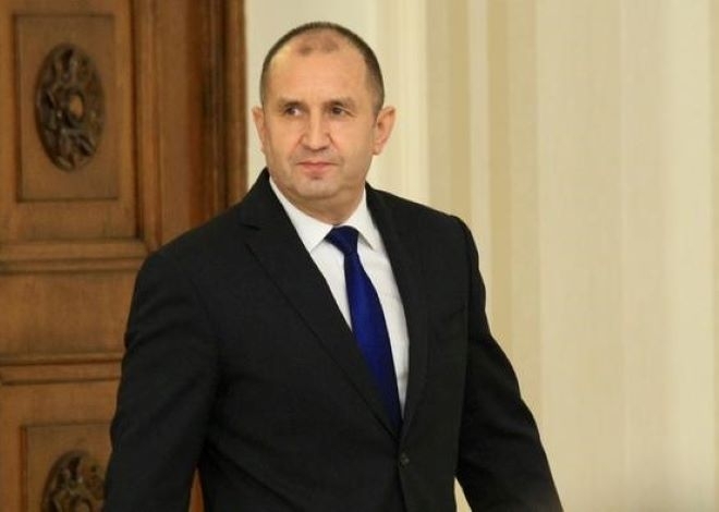 В навечерието на първия мандат преговорите за кабинет са