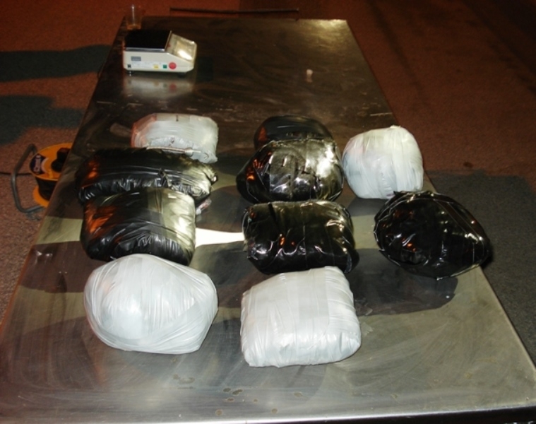 Митнически служители предотвратиха опит за наркотрафик на 6 5 кг марихуана