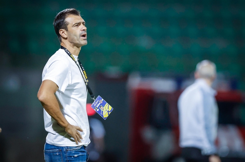 Никога до сега не сме искали оставката на треньор на