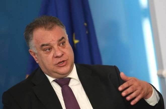 Д-р Мирослав Ненков: Краде се с лопати, не с шепи, затова не стигат парите