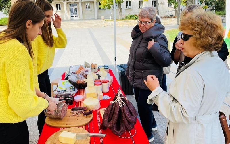 Днес се провежда поредното издание на Фермерския пазар във Враца