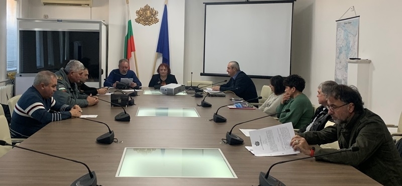 Малина Николова ръководи заседанието на Областната епизоотична комисия