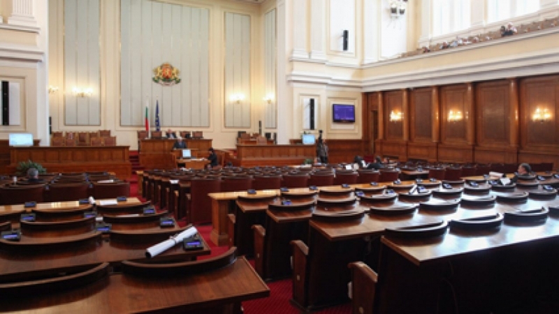 Бойкотът на БСП увеличи неизвинените дори спрямо тези на ГЕРБ