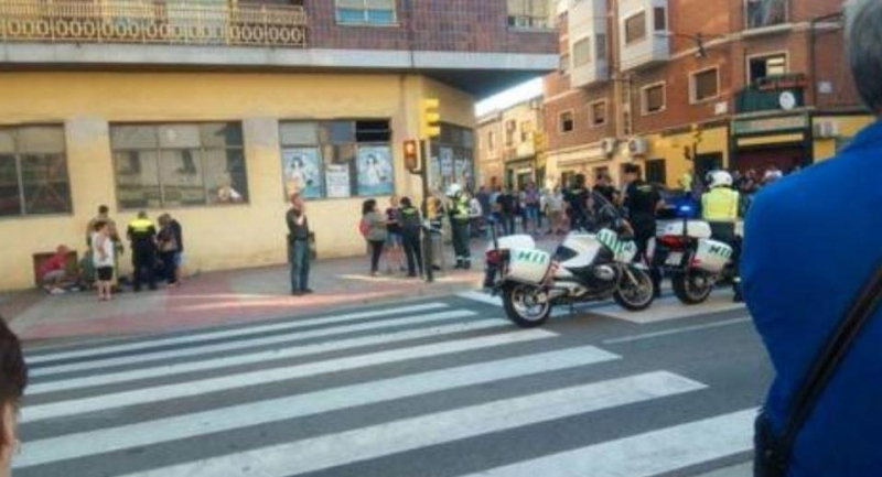 Трима души са ранени след като кола удари пешеходци в