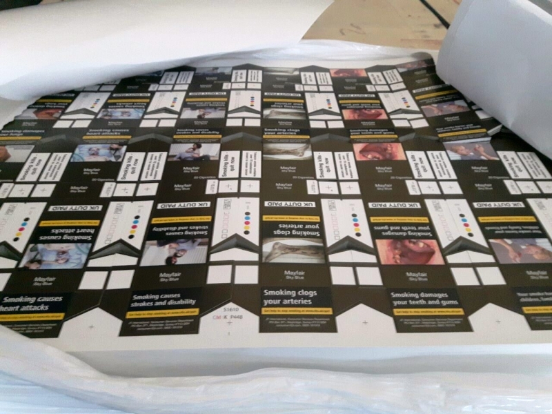 5900 кг картонени заготовки за цигарени кутии с логото на търговска