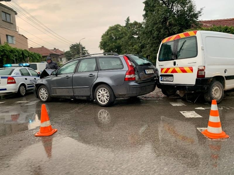 Пътният инцидент е станал снощи малко преди 20 часа Двата