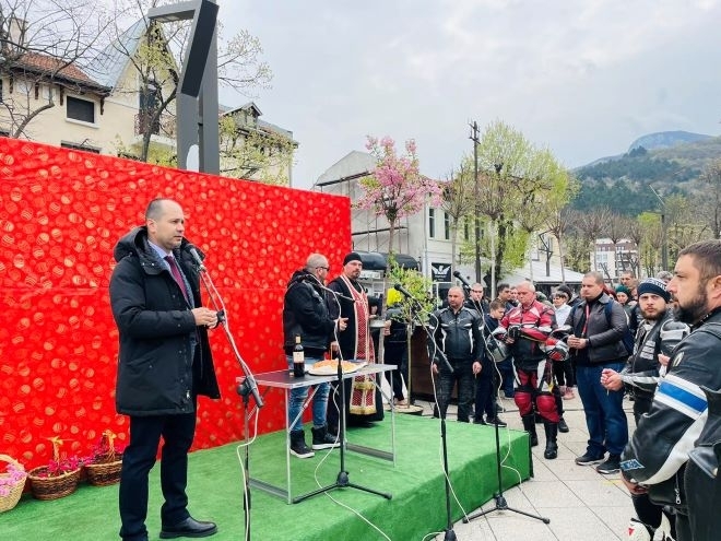 Стотици мотоциклетисти от страната се включиха в откриването на Мотосезон