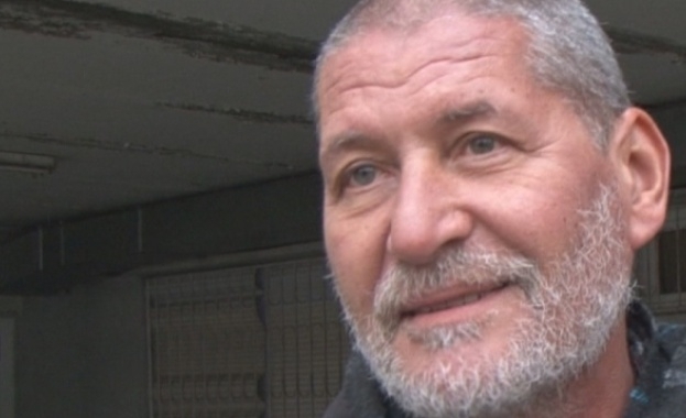 Фотограф е нападнат и бит докато снимал изгоряло заведение в