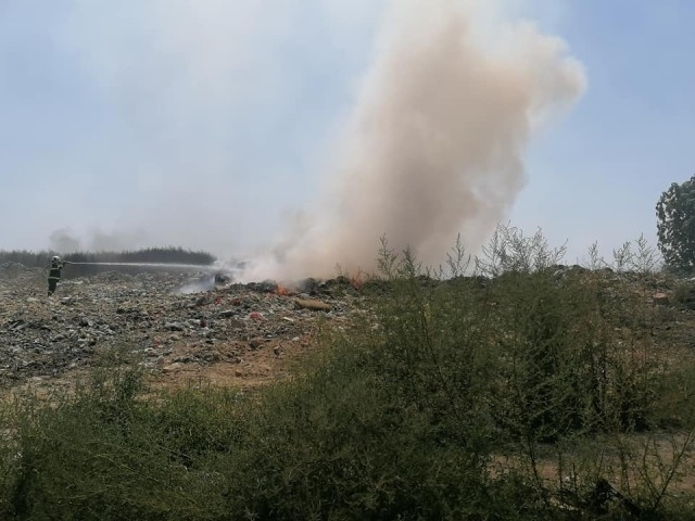 Продължава борбата с горящото сметище в Свищов Днес то се