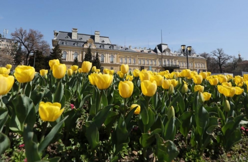 Днес ще бъде предимно слънчево След обяд от запад югозапад облачността