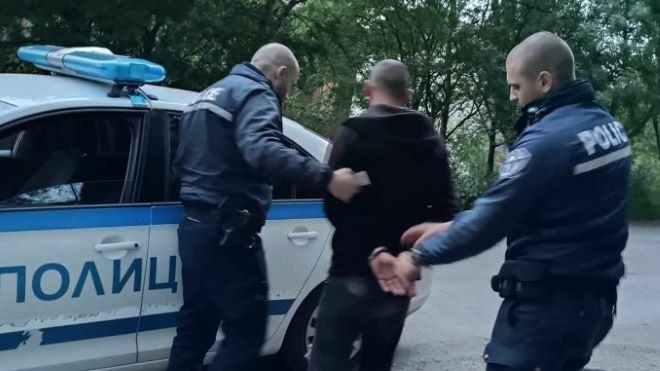 Ченгета намериха наркотици в бельото на шофьор във Врачанско, тикнаха го в ареста