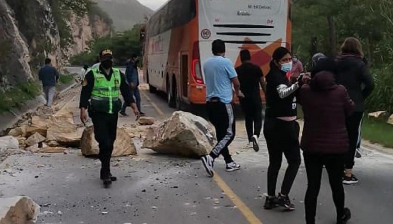 Мощно земетресение в Перу Трусът с магнитуд 7 5 е ударил