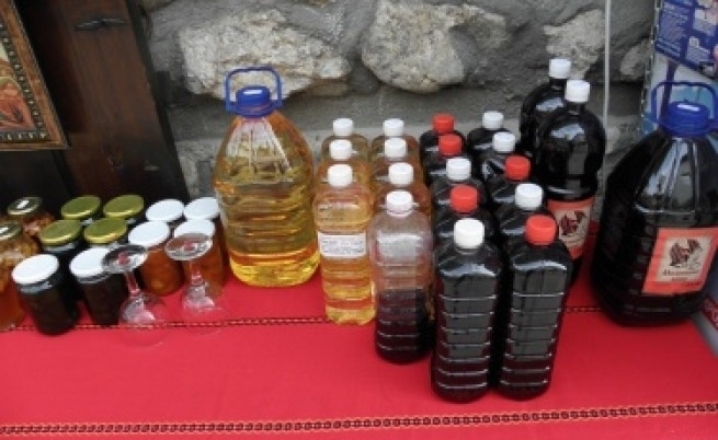 Крадец е решил да полее празниците с чужди вино и