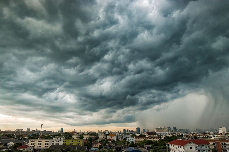 Днес през страната ще премине студен атмосферен фронт Ще духа умерен