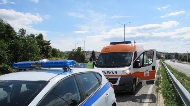 Шофьор на камион помел жена на пешеходна пътека във Врачанско