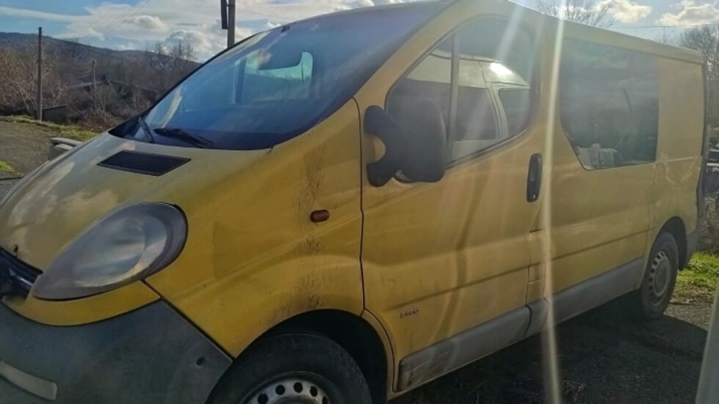 Хванаха микробус с нелегални мигранти след гонка с гранични полицаи