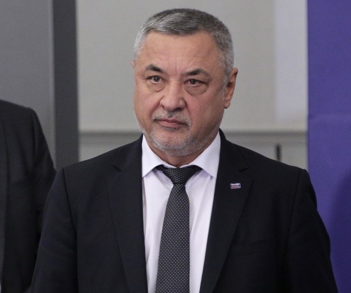 Вицепремиерът Валери Симеонов е депозирал оставка Очаква се изявление в