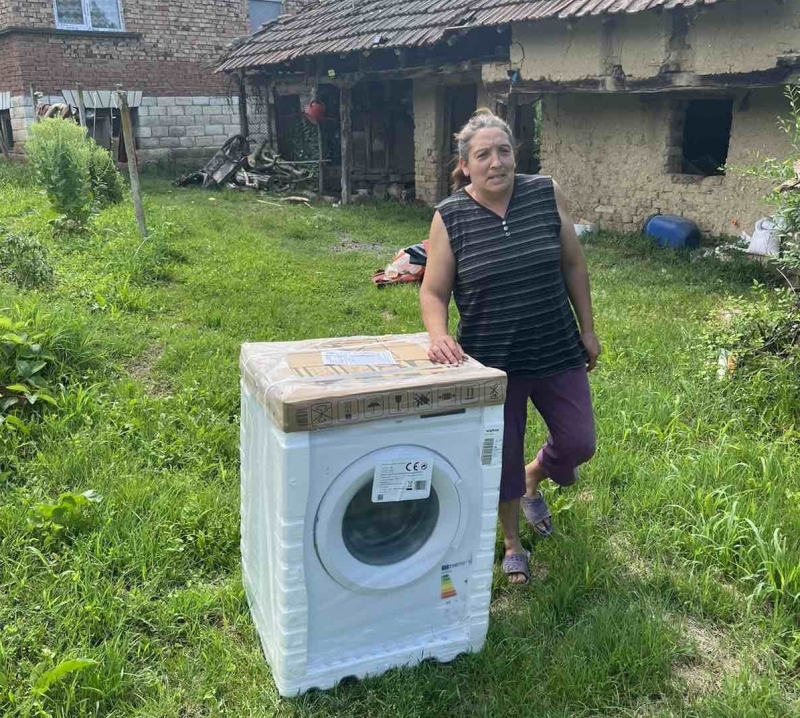 Благотворни приятели“ подари нова пералня на семейството от врачанското село