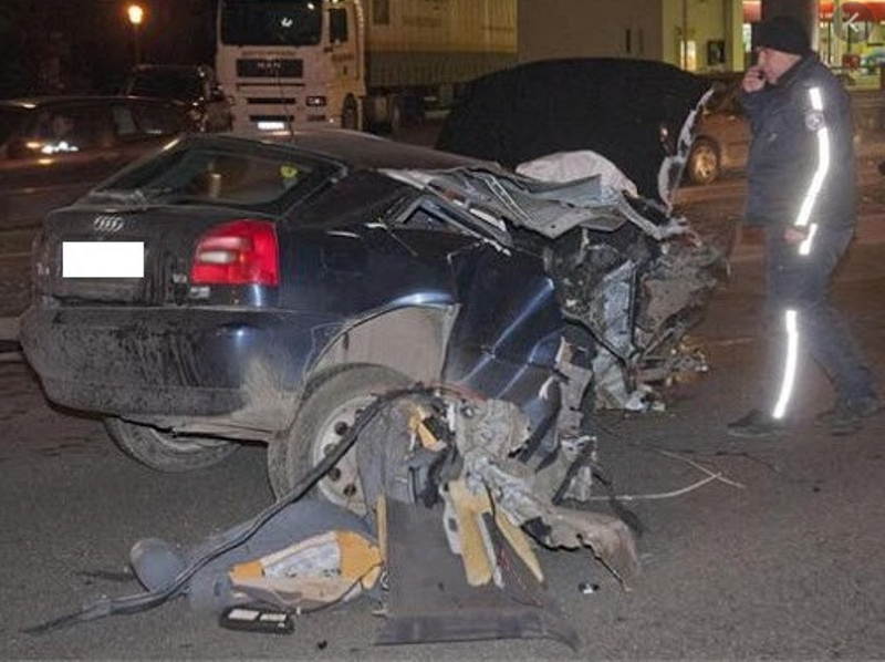 Пиян шофьор е катастрофирал с лекия си автомобил Ауди в