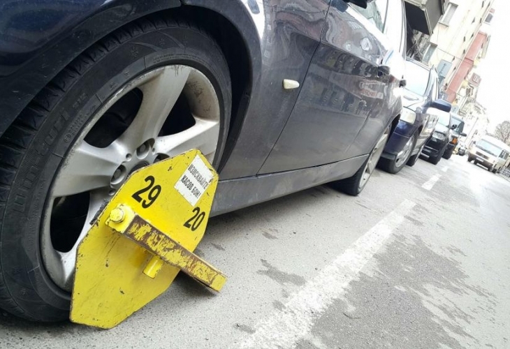 Всеки шофьор може да си купи свободно и законно скоби