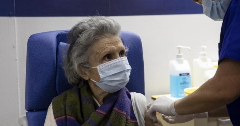 Темпът на гръцката национална програма за имунизация против коронавирус се
