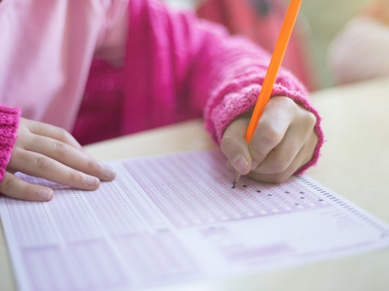 Започват малките матури Близо 56 000 четвъртокласници се явяват днес