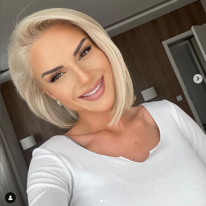 Може да гледате Виктор Стоянов обграден от жени мераклийки за