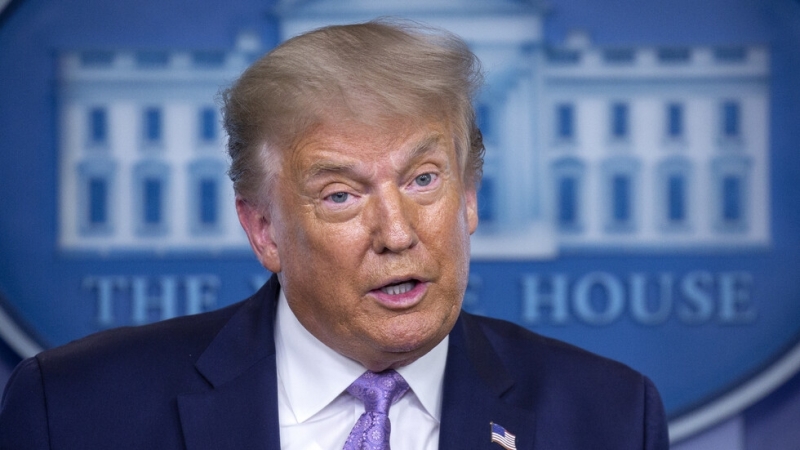 Американският президент беше внезапно изведен от залата за брифинги след