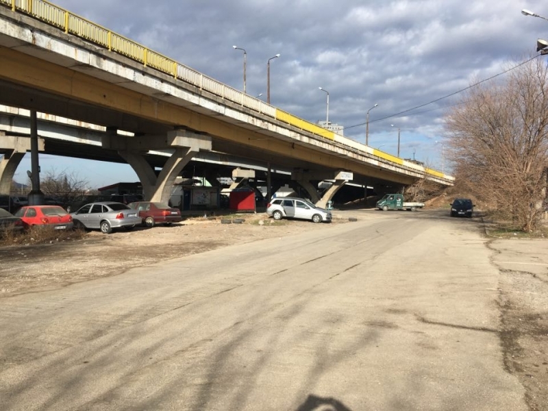 Труп на клошар бе намерен в шахта до КАТ във