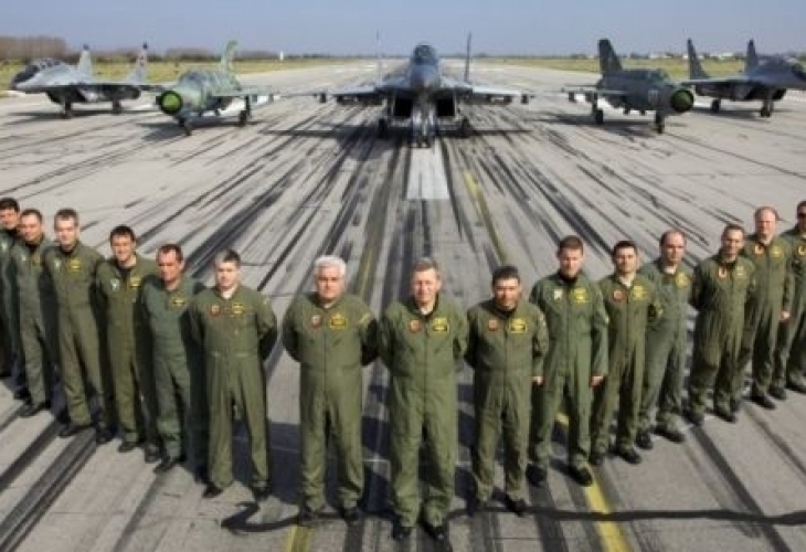 Пилотите на военната авиобаза Граф Игнатиево днес са отказали да
