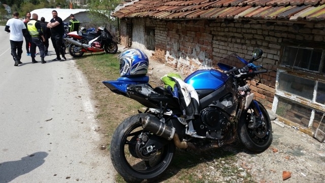 Полцията във Врачанско е хванала двама нередовни мотористи съобщиха от