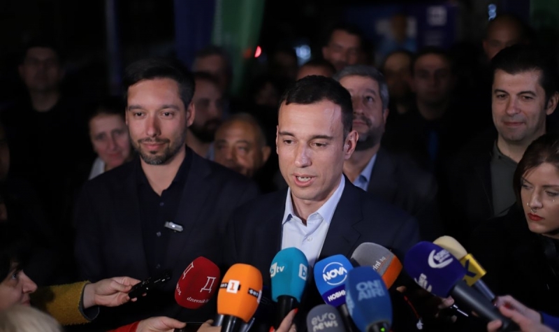 Офанзивата на хартиената коалиция практически елиминира машинното гласуване и това