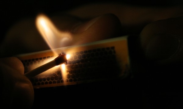 Криминално проявен мъж който в изблик на гняв залял с