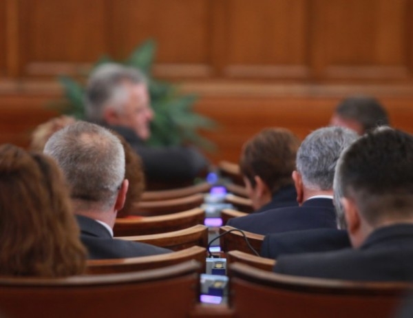 С последния звънец на днешното пленарно заседание приключи пролетната сесия