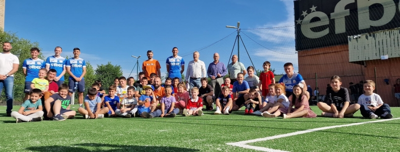 Кметът на Монтана Златко Живков откри реновирана футболна площадка. Игрището