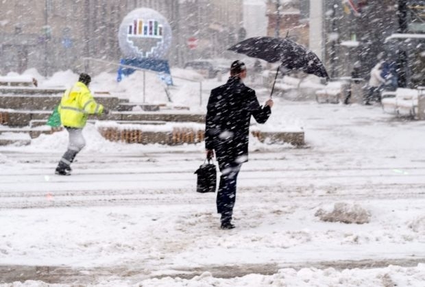 Приблизително 300 000 полски граждани останаха без ток предаде РИА