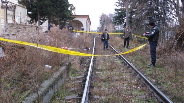 Трагичен инцидент! Влак премаза млада жена край врачанско село