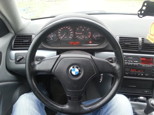 Обявено за издирване във Великобритания БМВ спряха полицаите във Враца