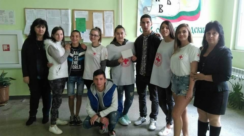 Екипът на СУ Св Климент Охридски Зверино и съучениците на