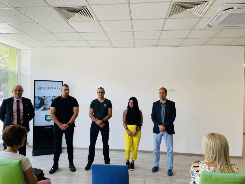 Ученици от ППМГ Акад Иван Ценов ввъ Враца които са