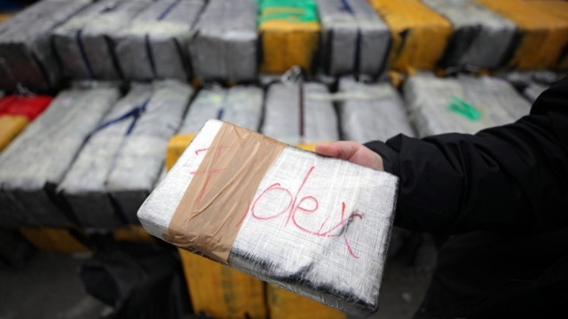 Чували със 170 килограма кокаин е изхвърлило снощи морето край