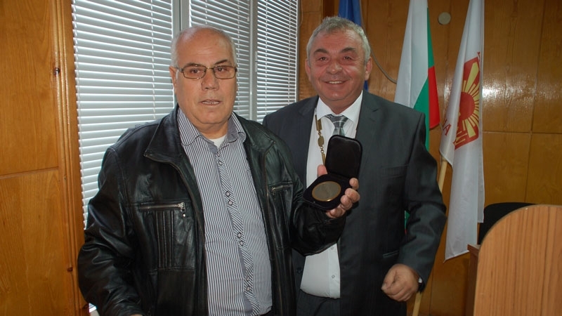 Финансовият благодетел на ФК Кариана Ерден Милан Йосифов и председателят