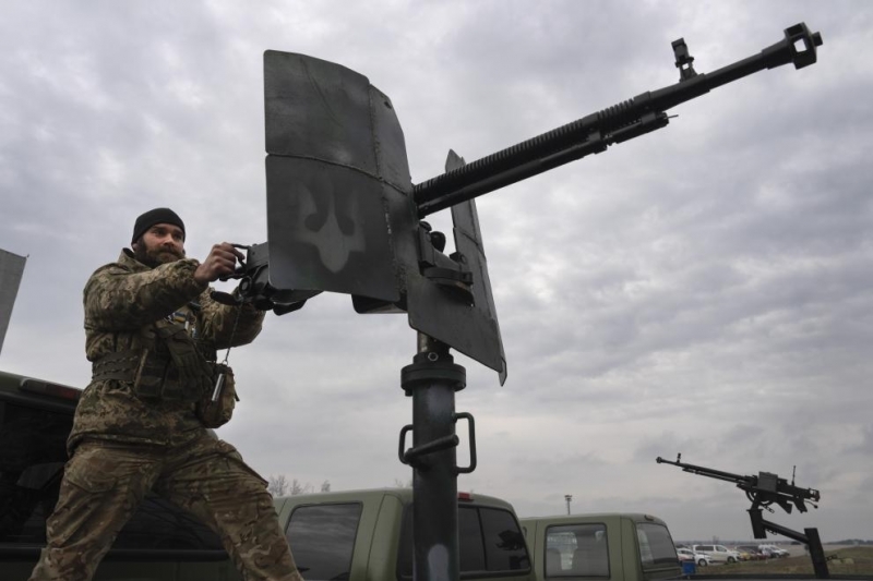 Украинските военни свалиха 10 от общо 17 атакуващи дрона изстреляни