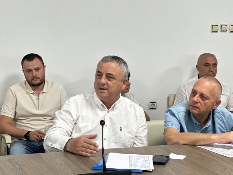 Областният управител на Враца Николай Николов проведе заседание на Областния