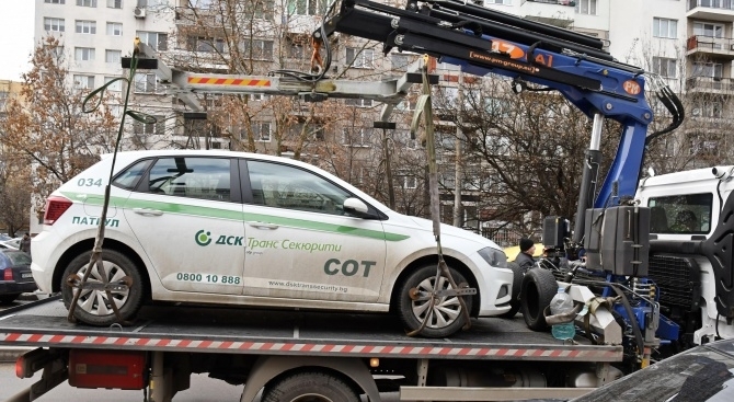 Паяк на Центъра за градска мобилност вдигна специализиран автомобил за