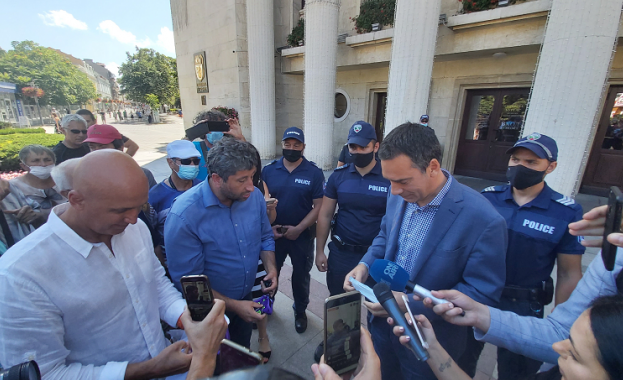 Оценявам като грешка решението на полицията за недопускането на протестиращите