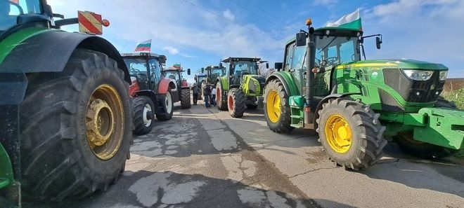 Зърнопроизводители плашат да затворят с протести 85 точки на страната