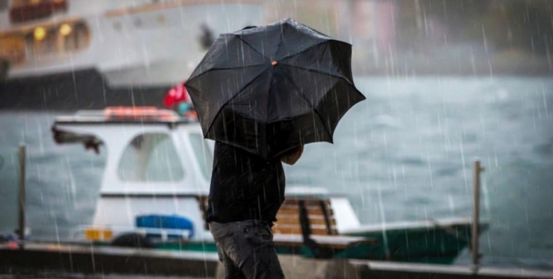 Обилни дъждове преминаващи на места в снежни бури обхванаха Турция